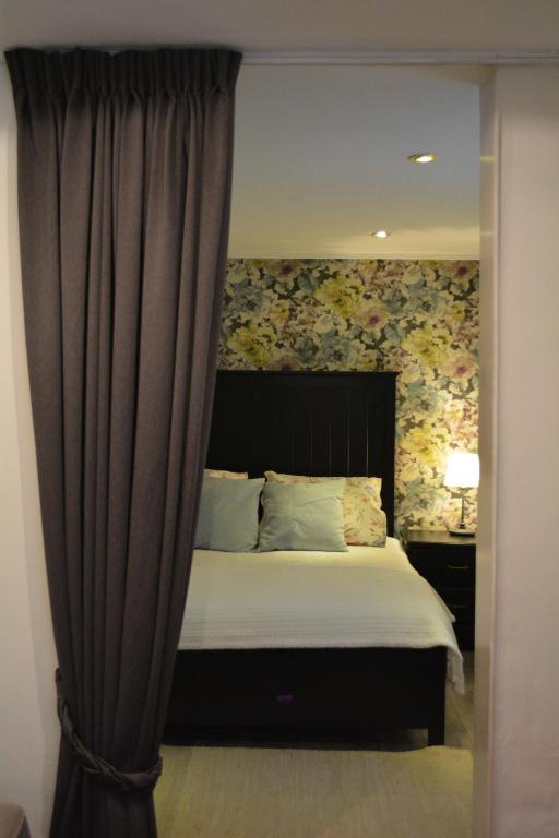 Suite 17 — photo 1