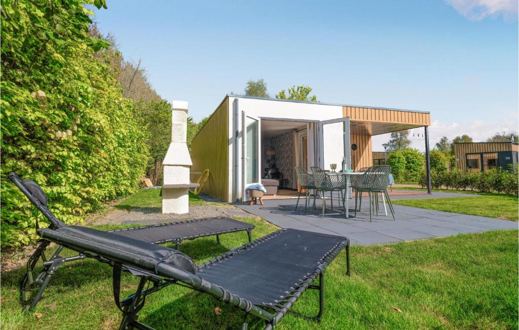 Nice Home In Heinkenszand With Sauna — photo 1