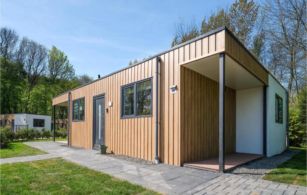 Nice Home In Heinkenszand With Sauna photo 2