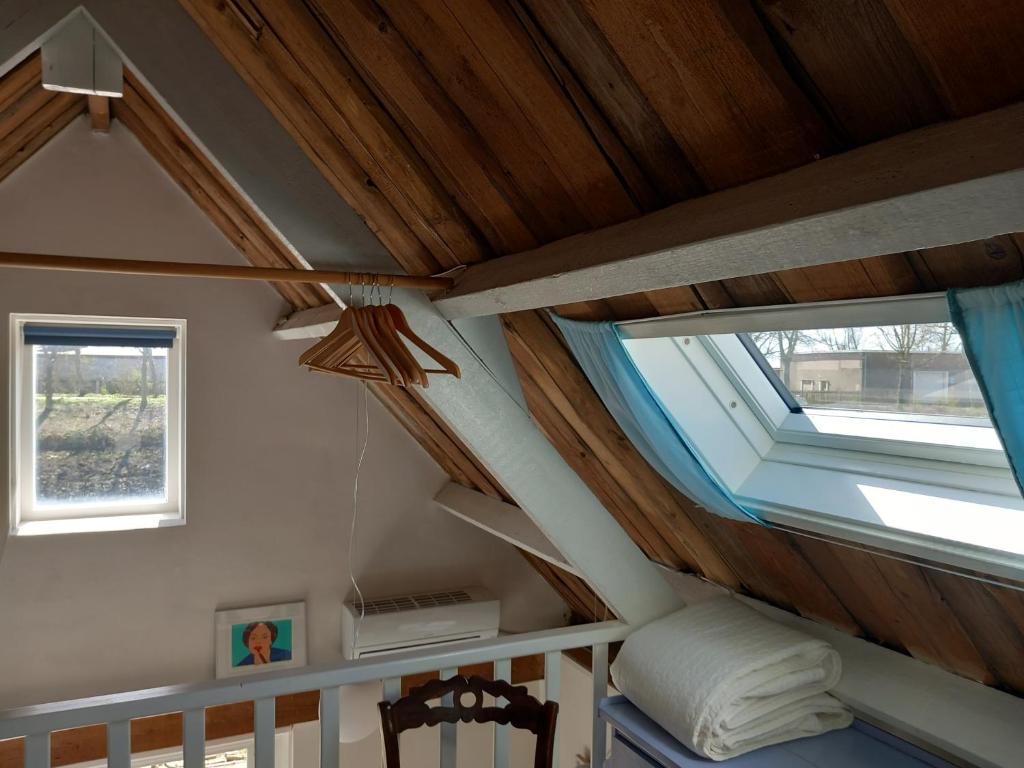 TIJ Tiny house aan het getijdewater in Zierikzee photo 2
