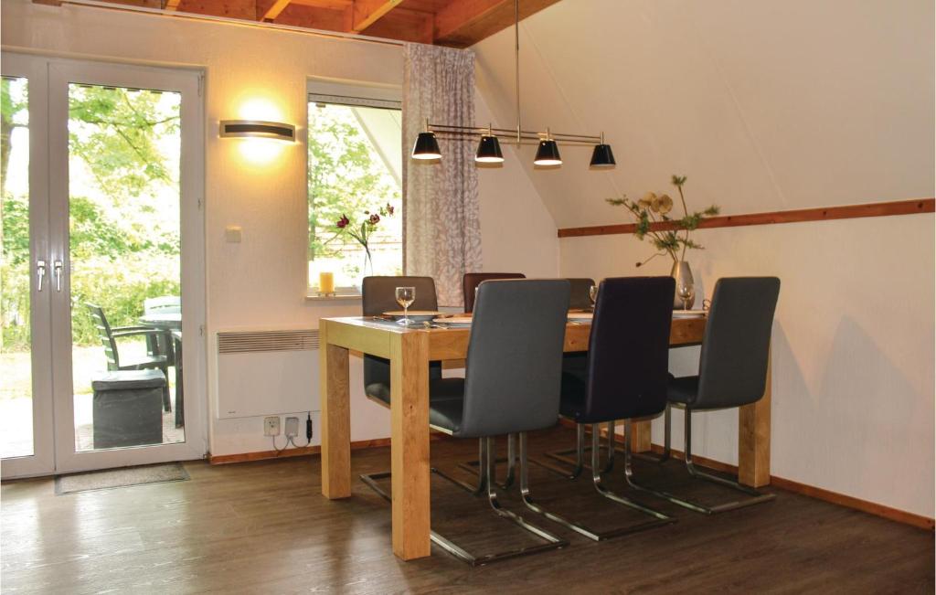 3 Bedroom Beautiful Home In Gramsbergen photo 3