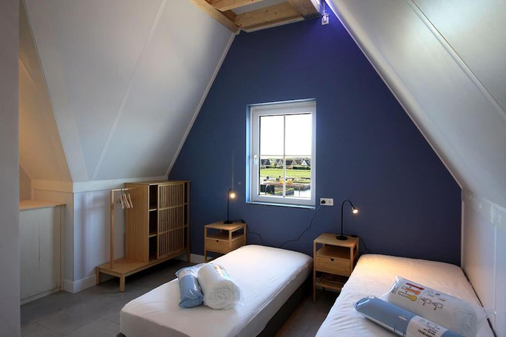 Wonderful Villa on water with 5 bedrooms and bathrooms photo 2