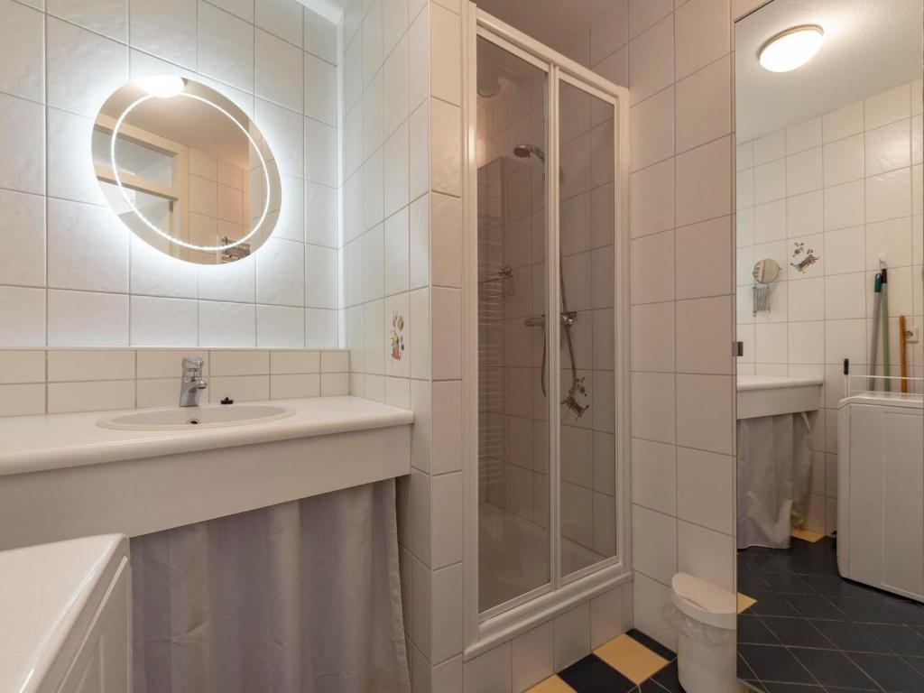 Apartment in Callantsoog by Beach Entrance photo 3