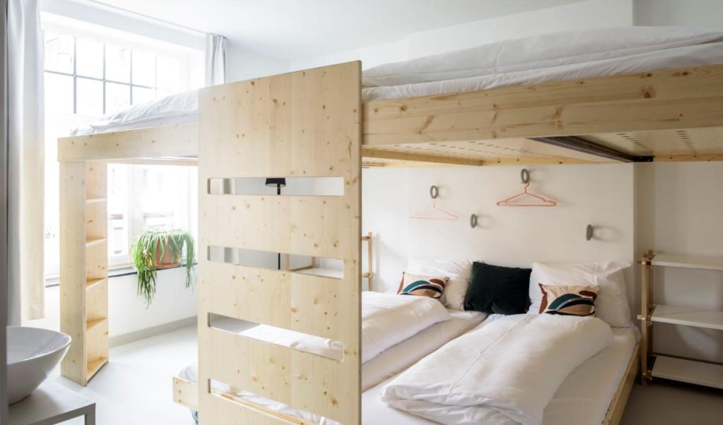 The Green Elephant Hostel & Spa photo 2