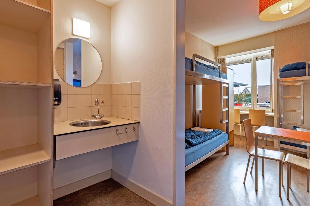 Stayokay Hostel Noordwijk photo 3