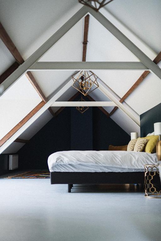The Annex Retreat - a luxury countryside villa photo 2
