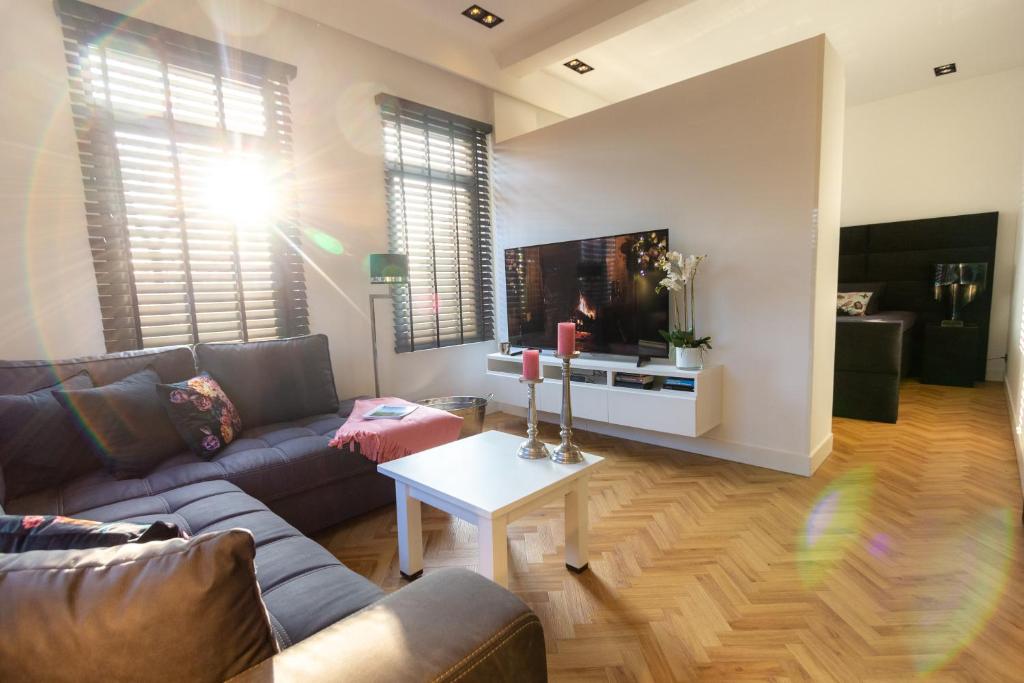 Spacious private apartement — photo 1