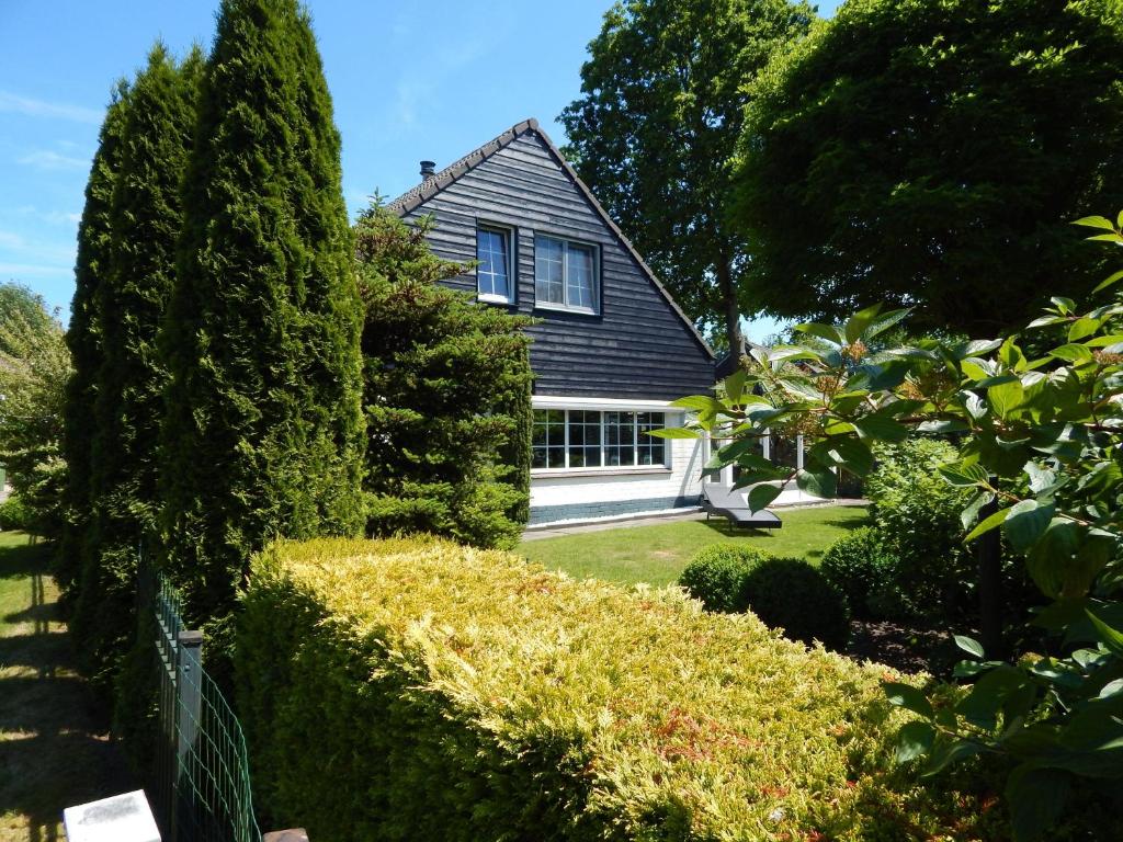 Traumhaftes-freistehendes-Ferienhaus-an-der-See-Strand-Yachthafen-W-Lan — photo 1