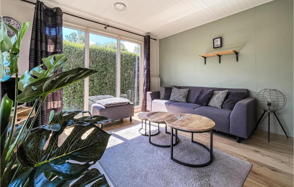 Stunning Home In Heinkenszand With Wifi photo 3