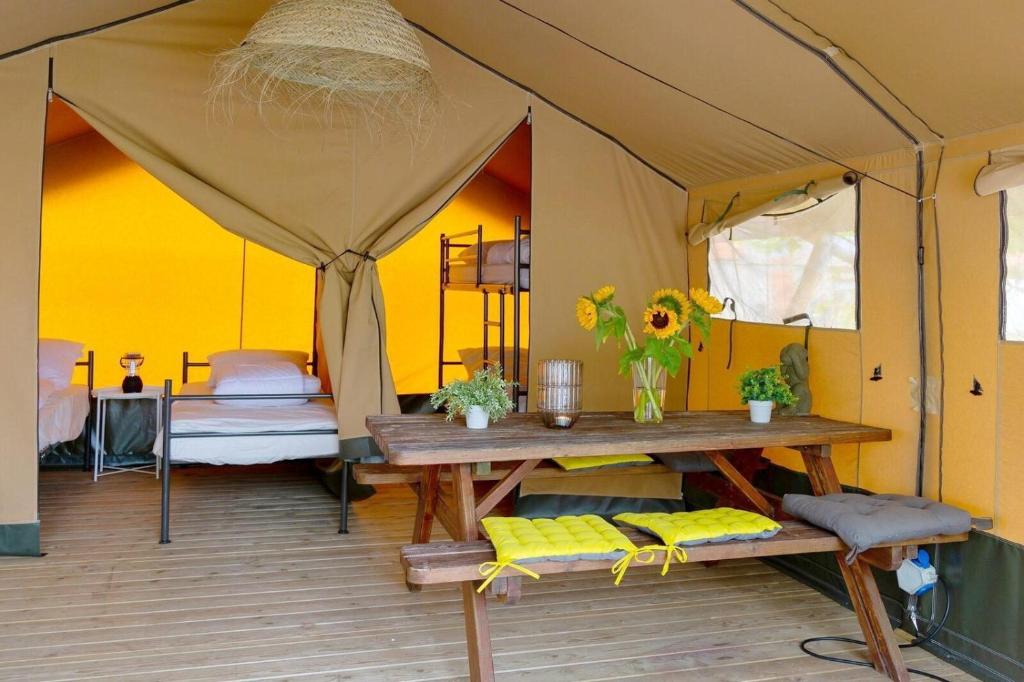 Safari tent Heeg 4 persons photo 2