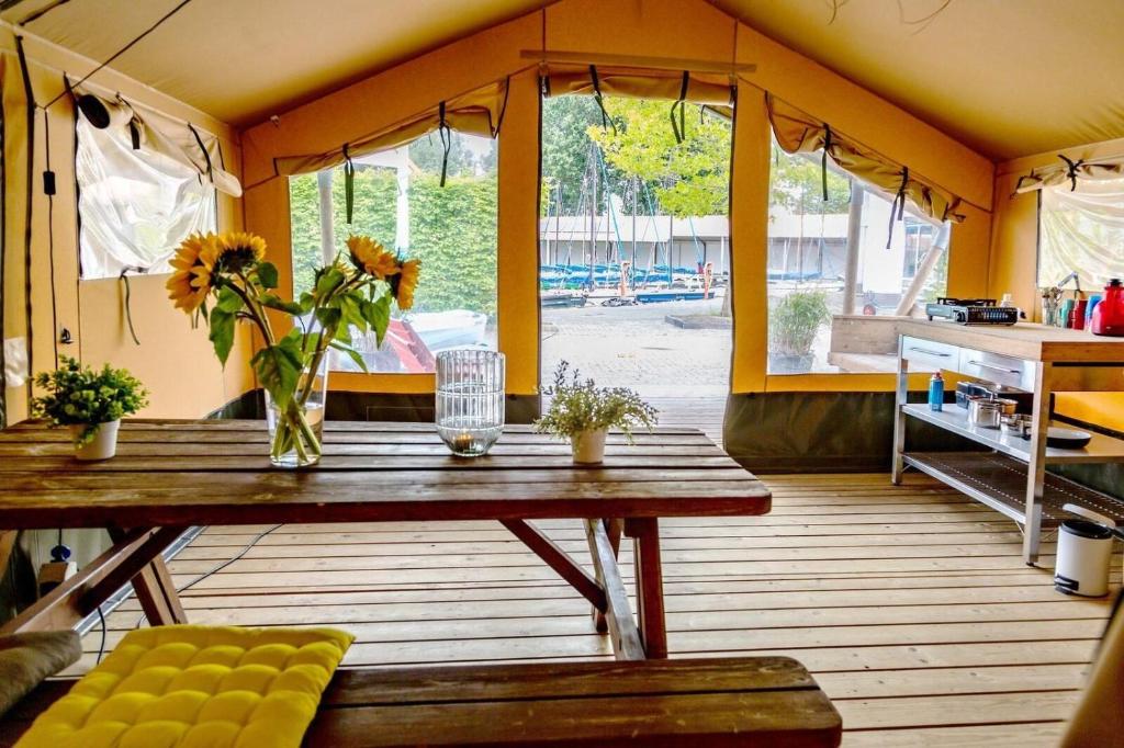 Safari tent Heeg 4 persons photo 3