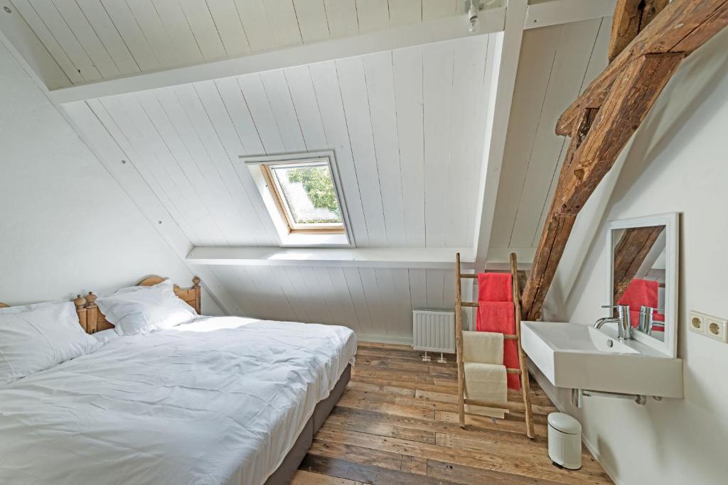 TopLocatiezeeland # FamilievakantiehuisWalcheren # 14 pers photo 2