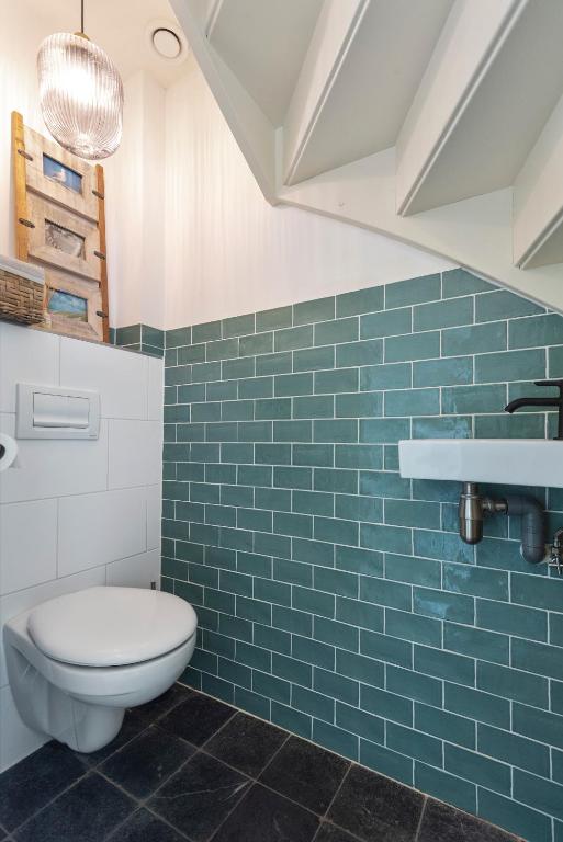 Wijkiki Surf House photo 3
