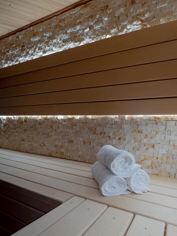 Luxurious Family Villa with sauna big garden and jacuzzi photo 3