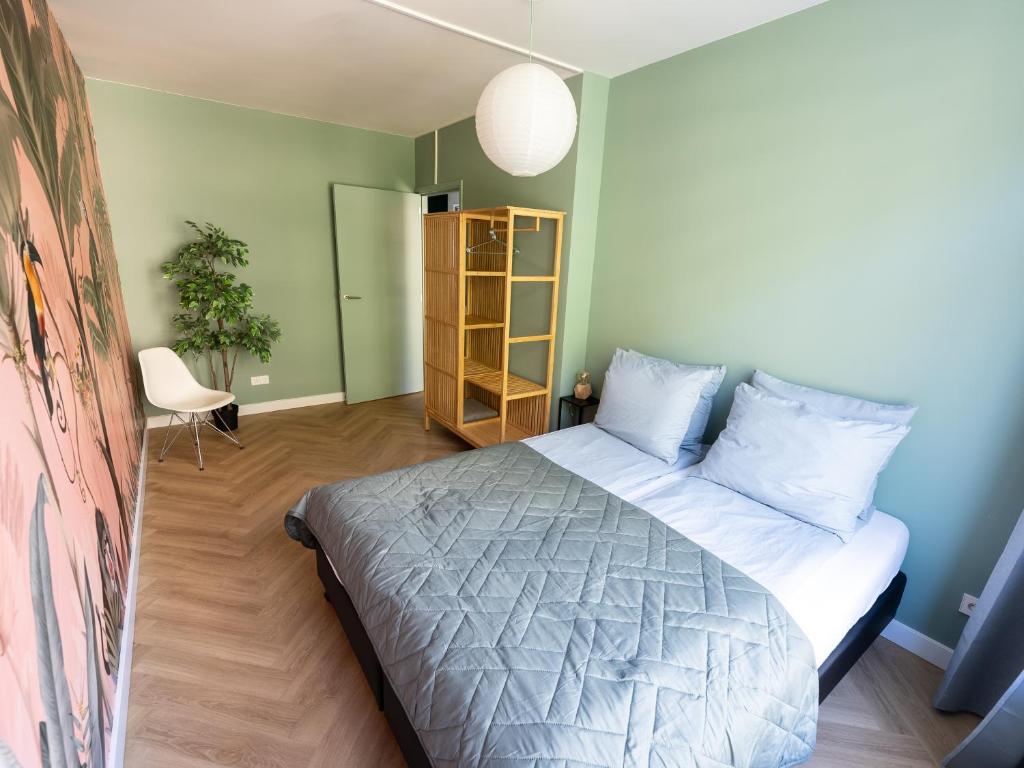 Rotterdam's coolest apartment photo 2