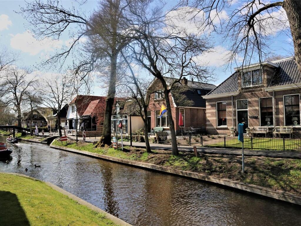 Apartment in Giethoorn by Scenic Canals — photo 1