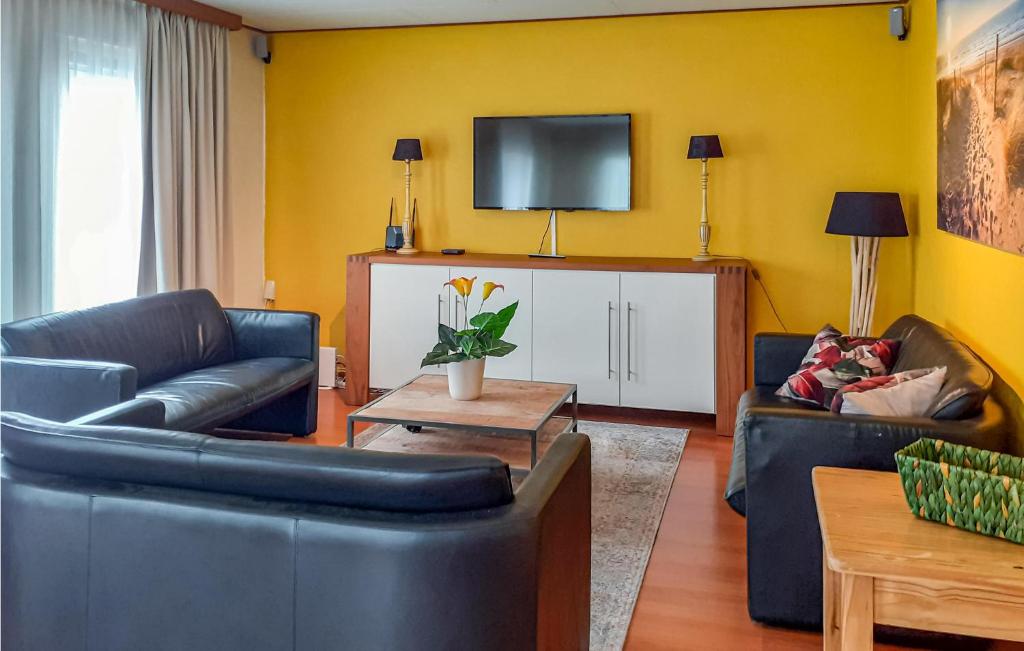 Gorgeous Home In Heinkenszand With Wifi photo 2