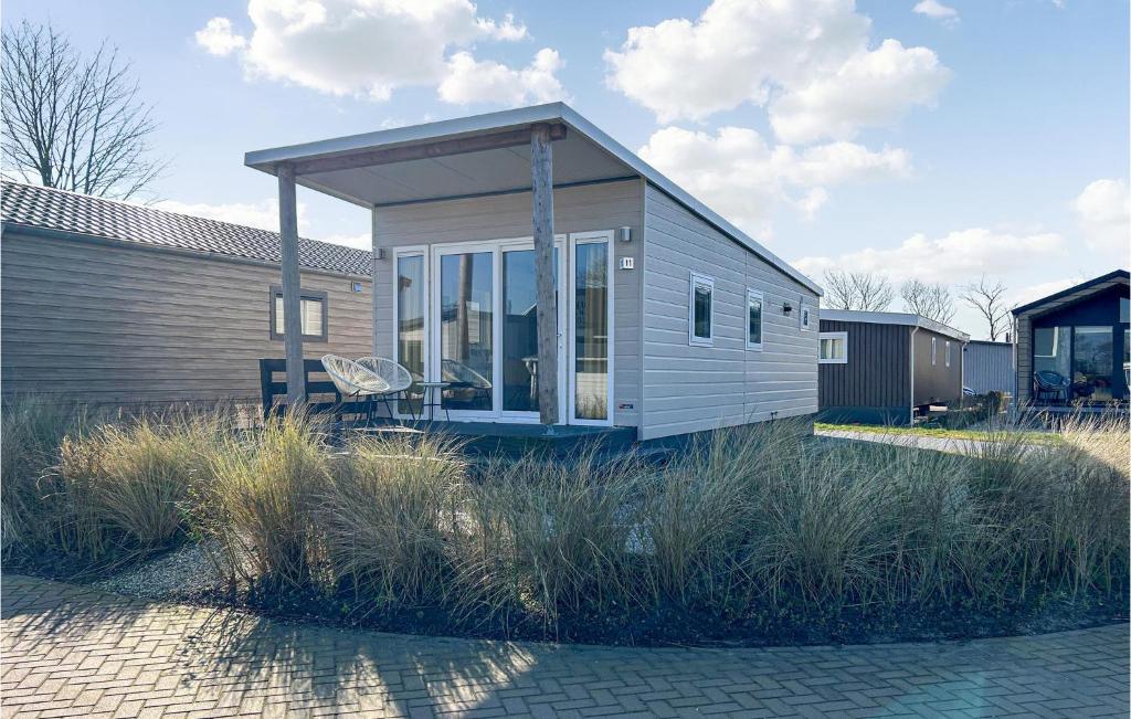 Awesome Home In Scherpenisse — photo 1