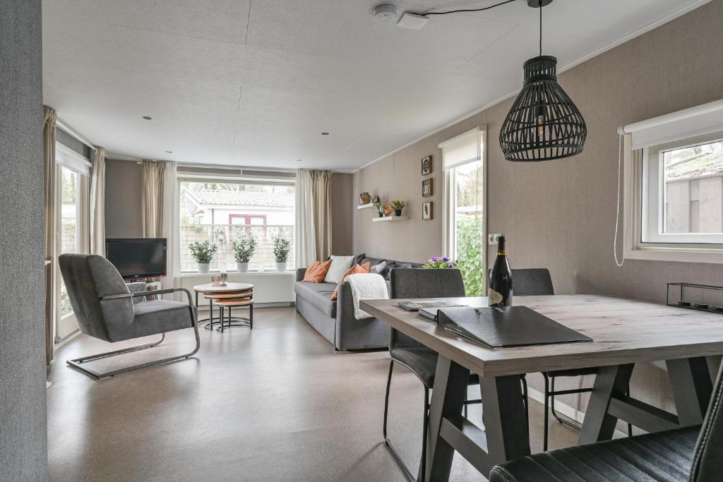 Ruime luxe 4 persoons Chalet midden op de Veluwe — photo 1