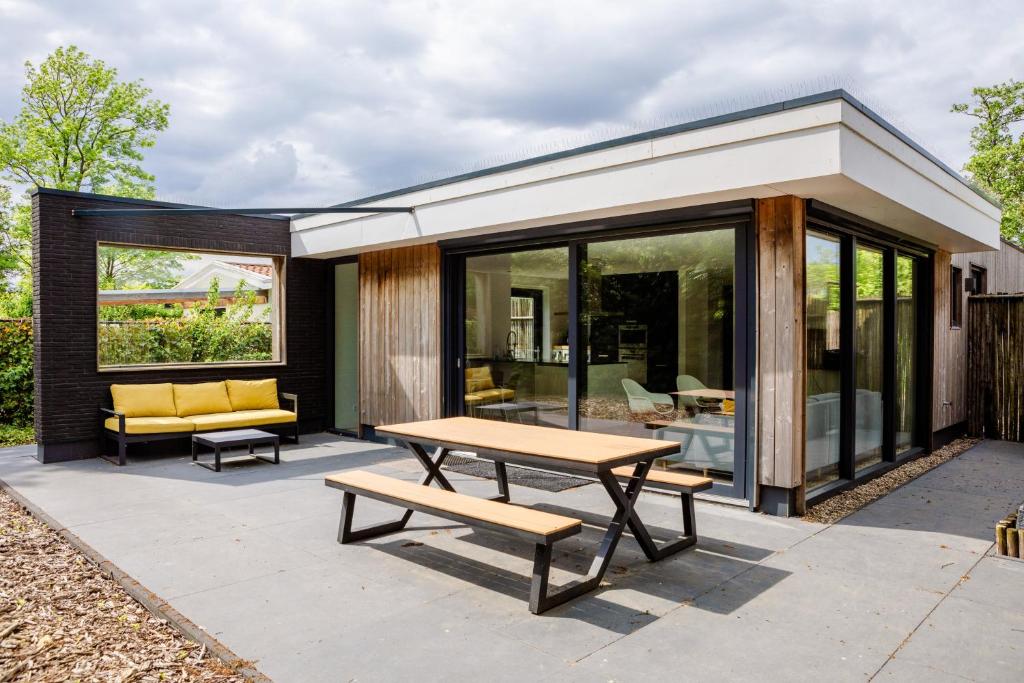Stijlvol ingerichte (4 pers.) bungalow in Baarland — photo 1