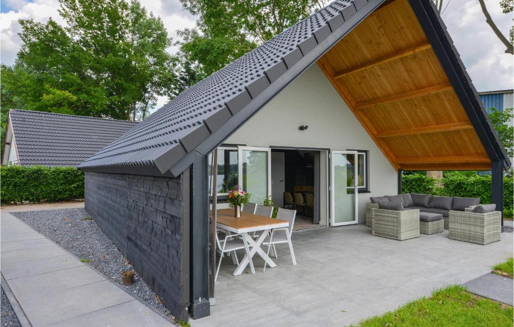 3 Bedroom Stunning Home In Kerkdriel photo 2