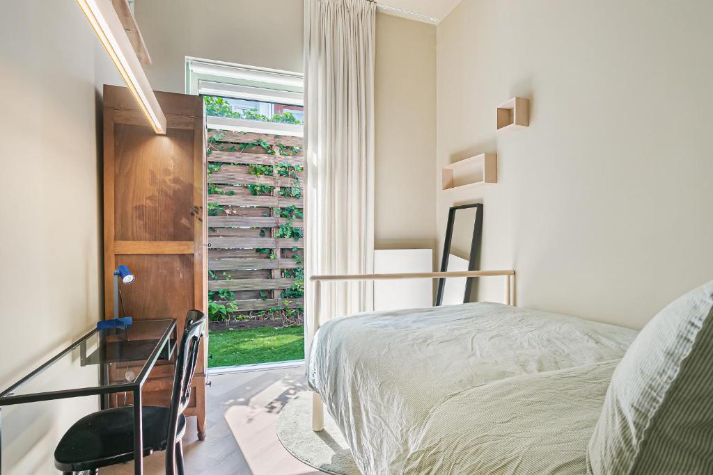 Stylish apartment next to the Amstel River - Unit B photo 2
