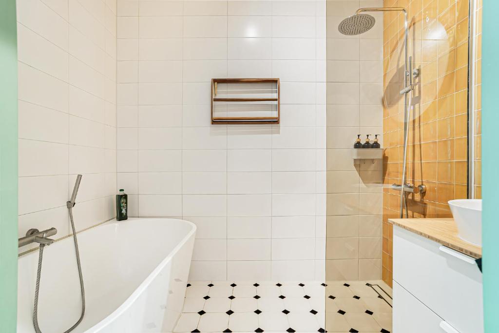 Stylish apartment next to the Amstel River - Unit B photo 3