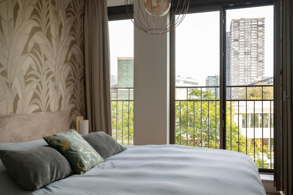 Trendy crib in city centre Rotterdam photo 2