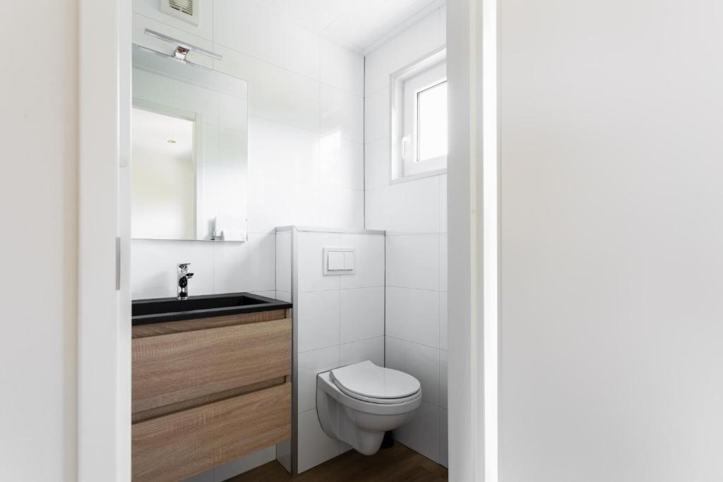 Tiny House met vlonder | 2 personen - Vakantiepark De Kremmer photo 3