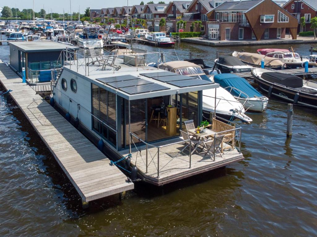 Tiny Houseboat De Woudaap - I — photo 1