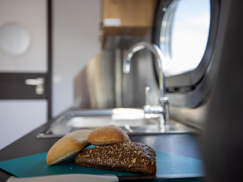 Tiny Houseboat De Woudaap - I photo 3