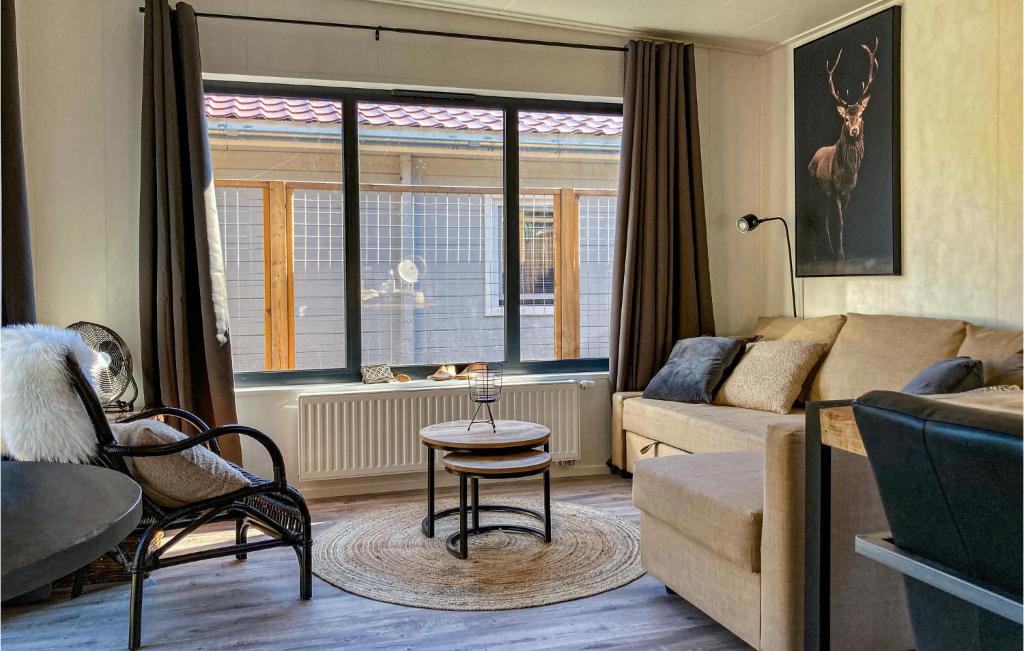 Stunning Home In Heinkenszand With Wifi photo 3