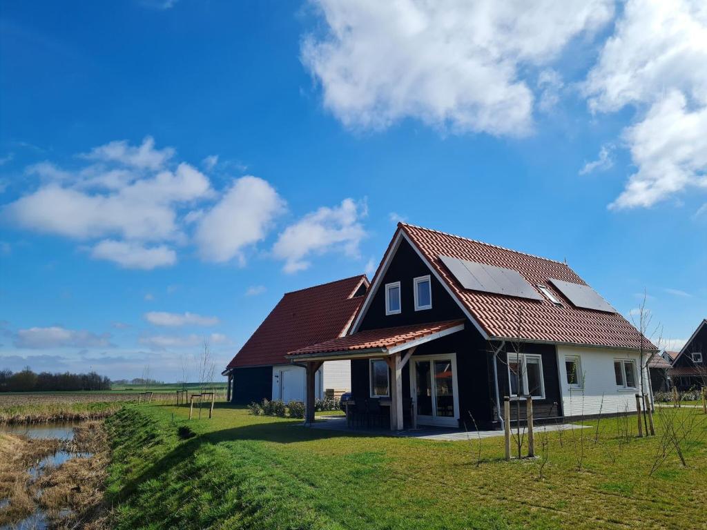 Holiday Home in Scherpenisse near the Sea — photo 1