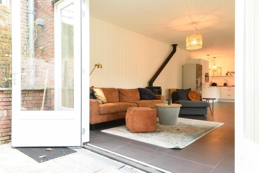 Spacious and attractive family home near Amsterdam — photo 1