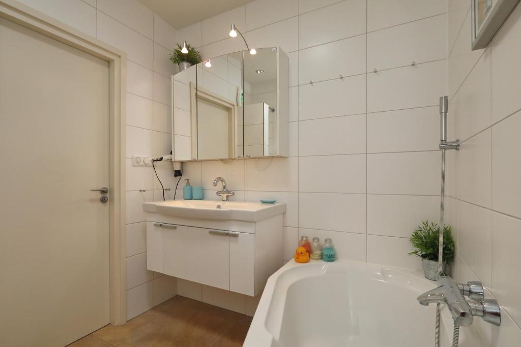 Sunnybeachhouse aan het bos photo 3
