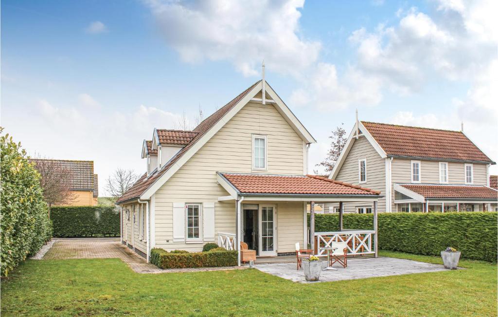 3 Bedroom Cozy Home In Wemeldinge — photo 1