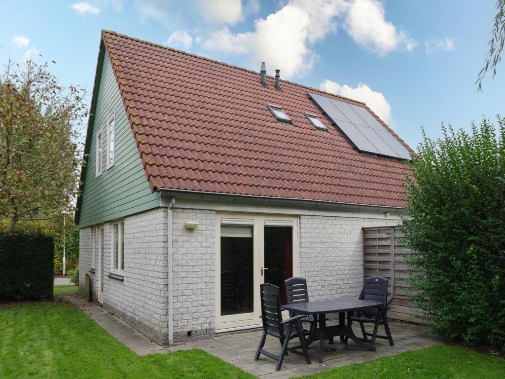 Holiday Home in Peaceful Dutch Park with Terrace — photo 1
