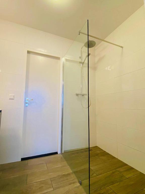 Sterflat 33 - "Witte Jade" photo 3