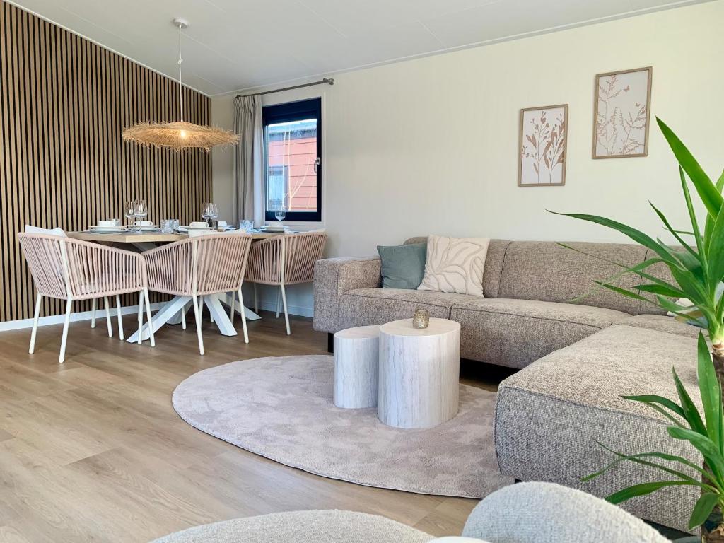 Chalet in Sint Maartenszee near Sandy Beach — photo 1