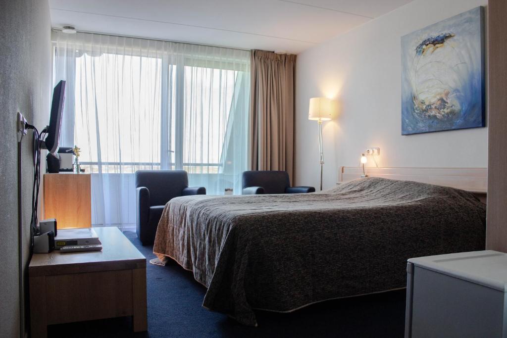 Strandhotel Buren aan Zee photo 2