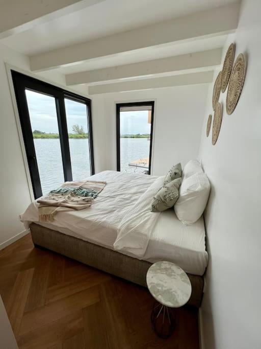 Surla Houseboat "Copes Club" with FREE tender boat photo 2