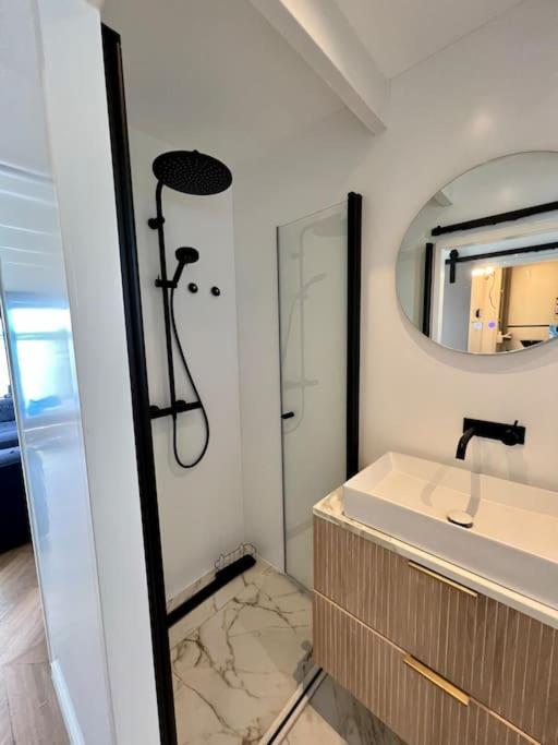 Surla Houseboat "Copes Club" with FREE tender boat photo 3