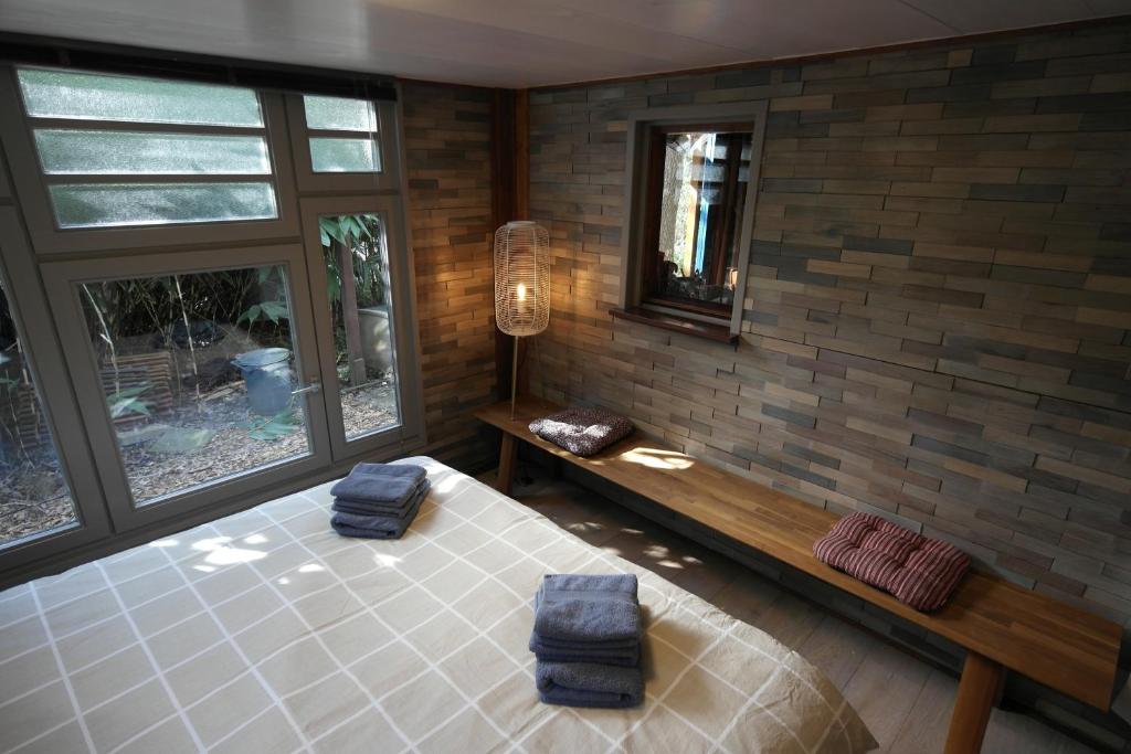 Chalet in paradise garden photo 3