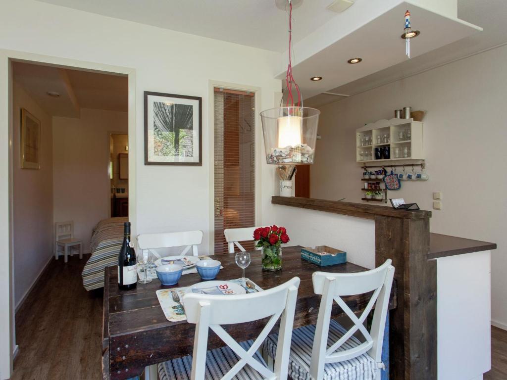 Apartment in Hollum near the Sea photo 3