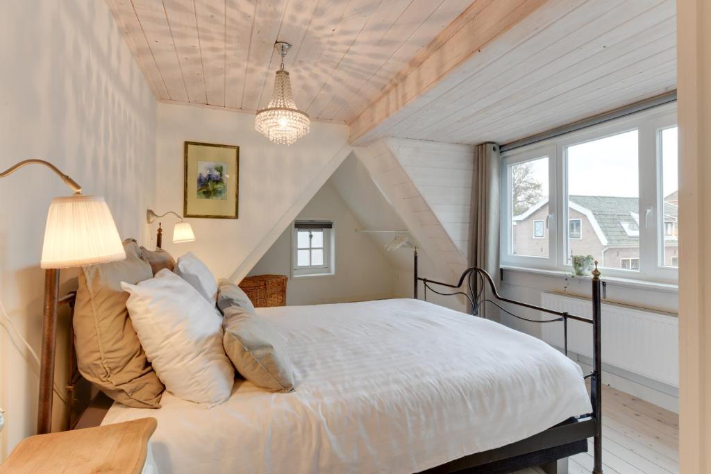 The White Cottage photo 2