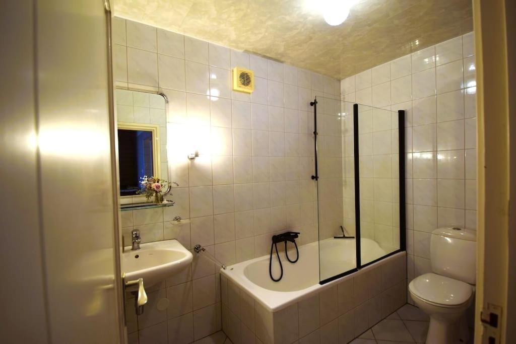 Entire spacious 6 persons house near the Efteling and Dutch Dunes photo 3