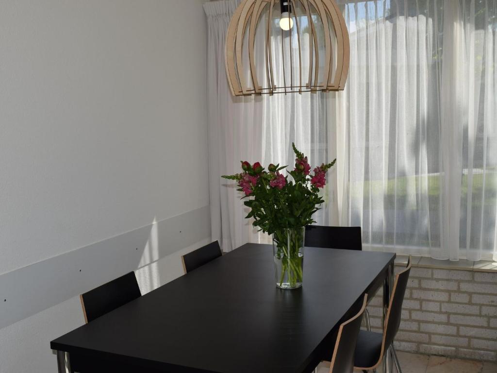 Holiday Home Kamperland near Marina & Beach photo 2