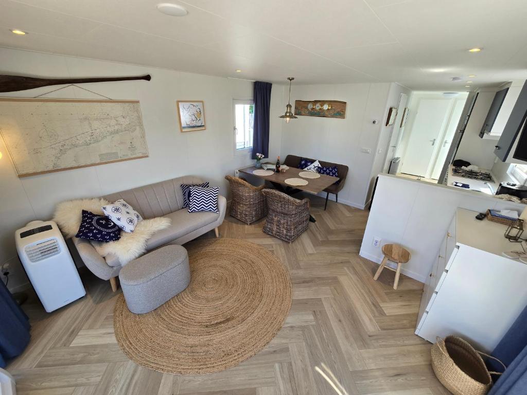 The Captain's Cabin photo 2