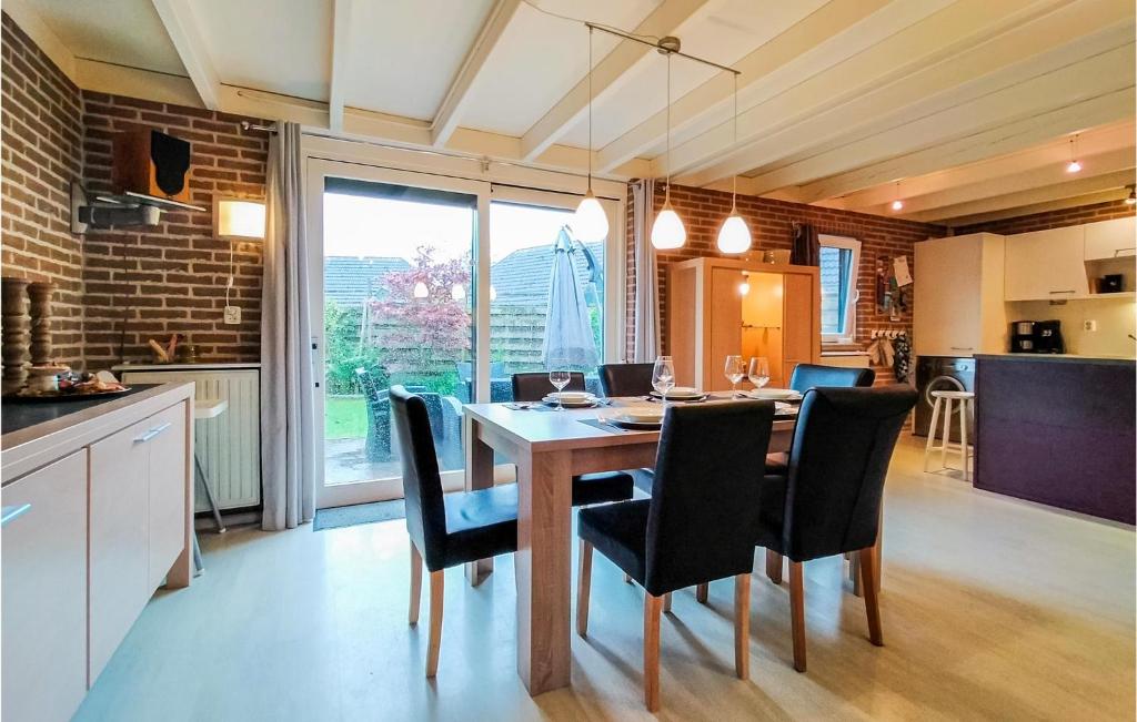 3 Bedroom Nice Home In Wolphaartsdijk photo 3