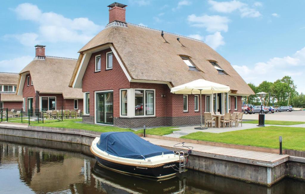 Stunning Home In Idskenhuizen With Sauna — photo 1